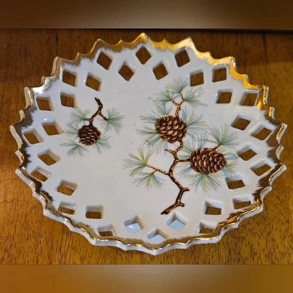 Vintage Norcrest Fine China Pine Cone Pedestal Plate With Gold Trim Lace NW-PC-5 - Picture 4 of 10